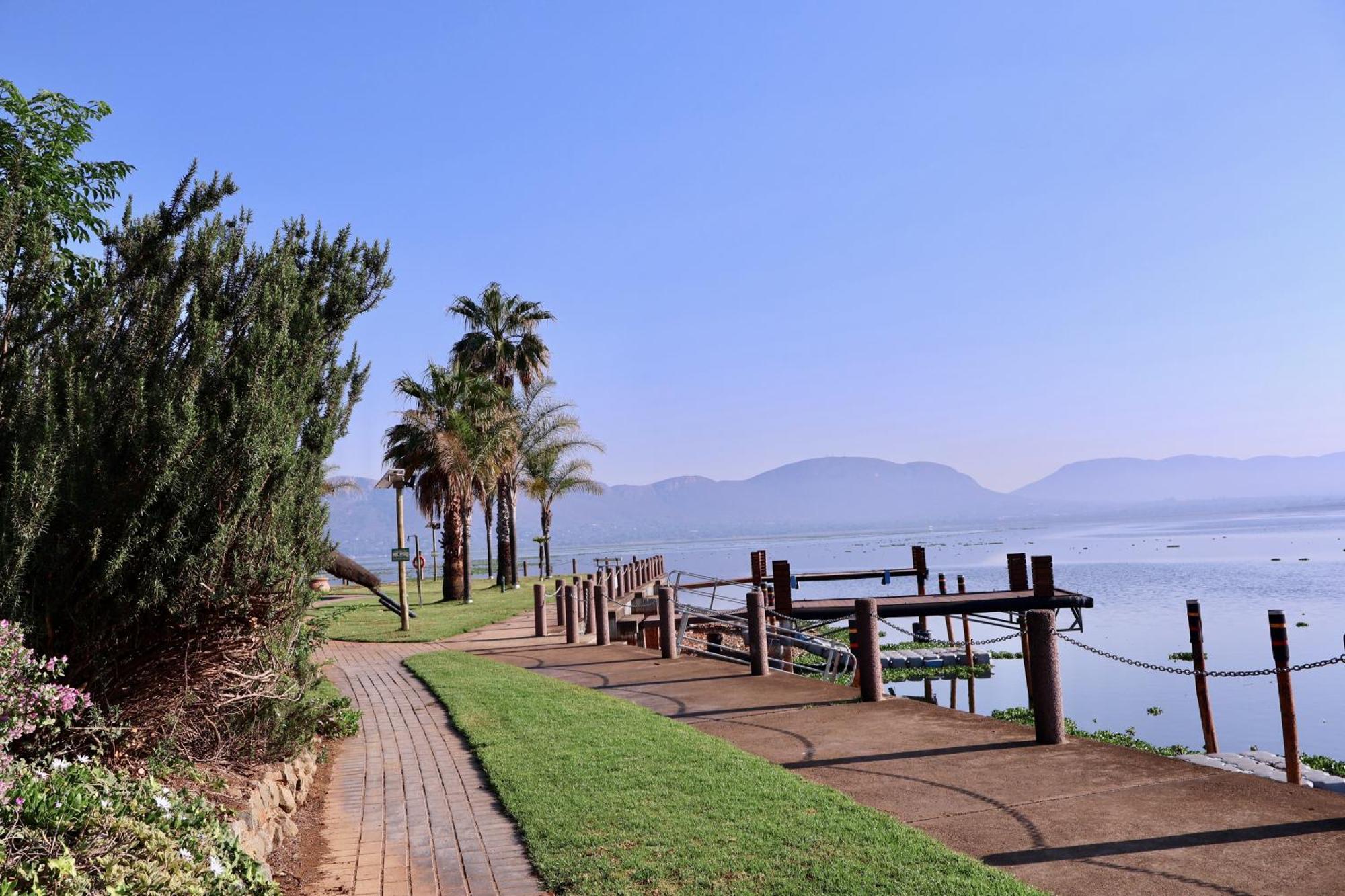 Hotel 37 On Eagles Hartbeespoort Exterior foto