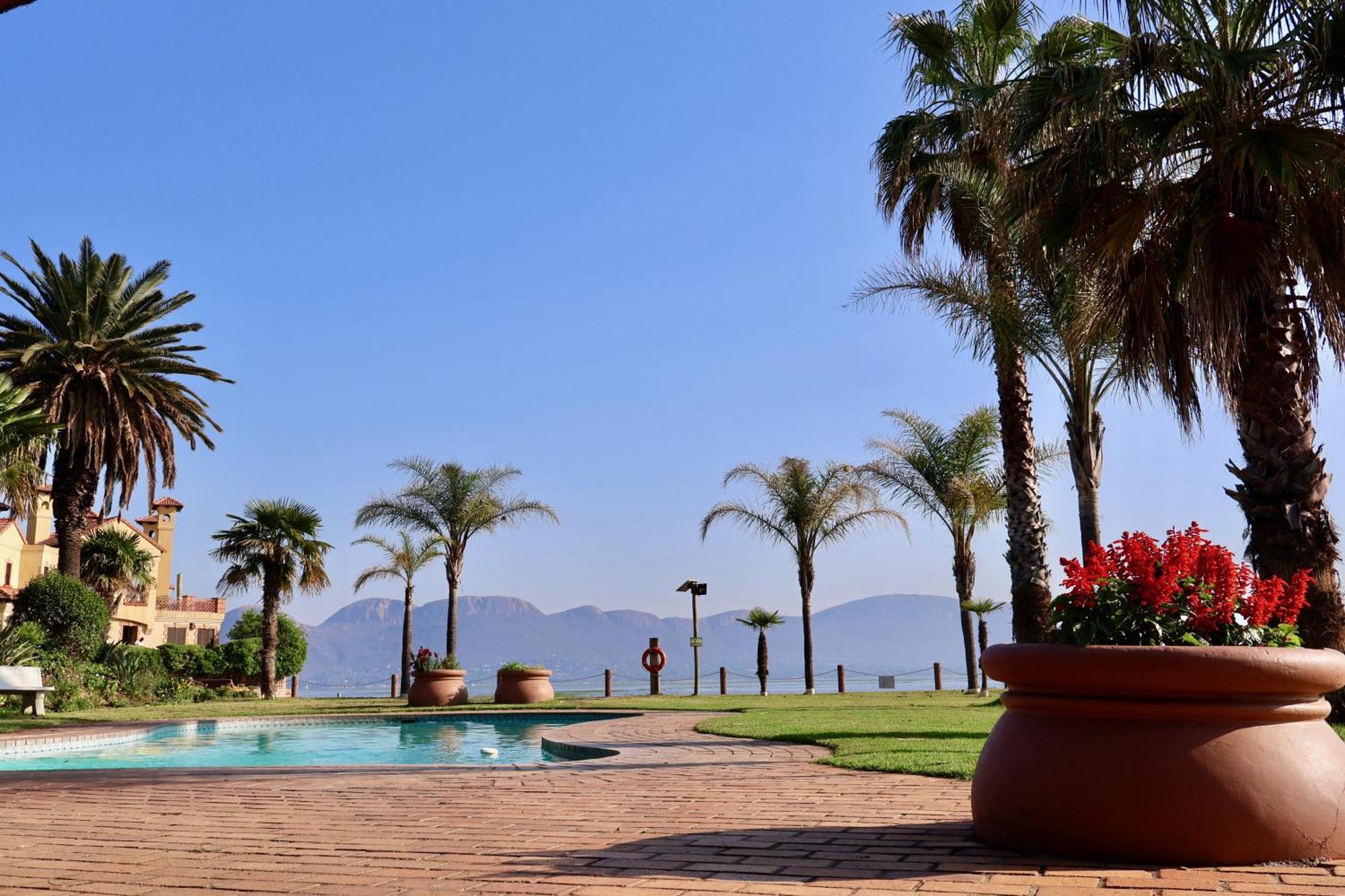 Hotel 37 On Eagles Hartbeespoort Exterior foto