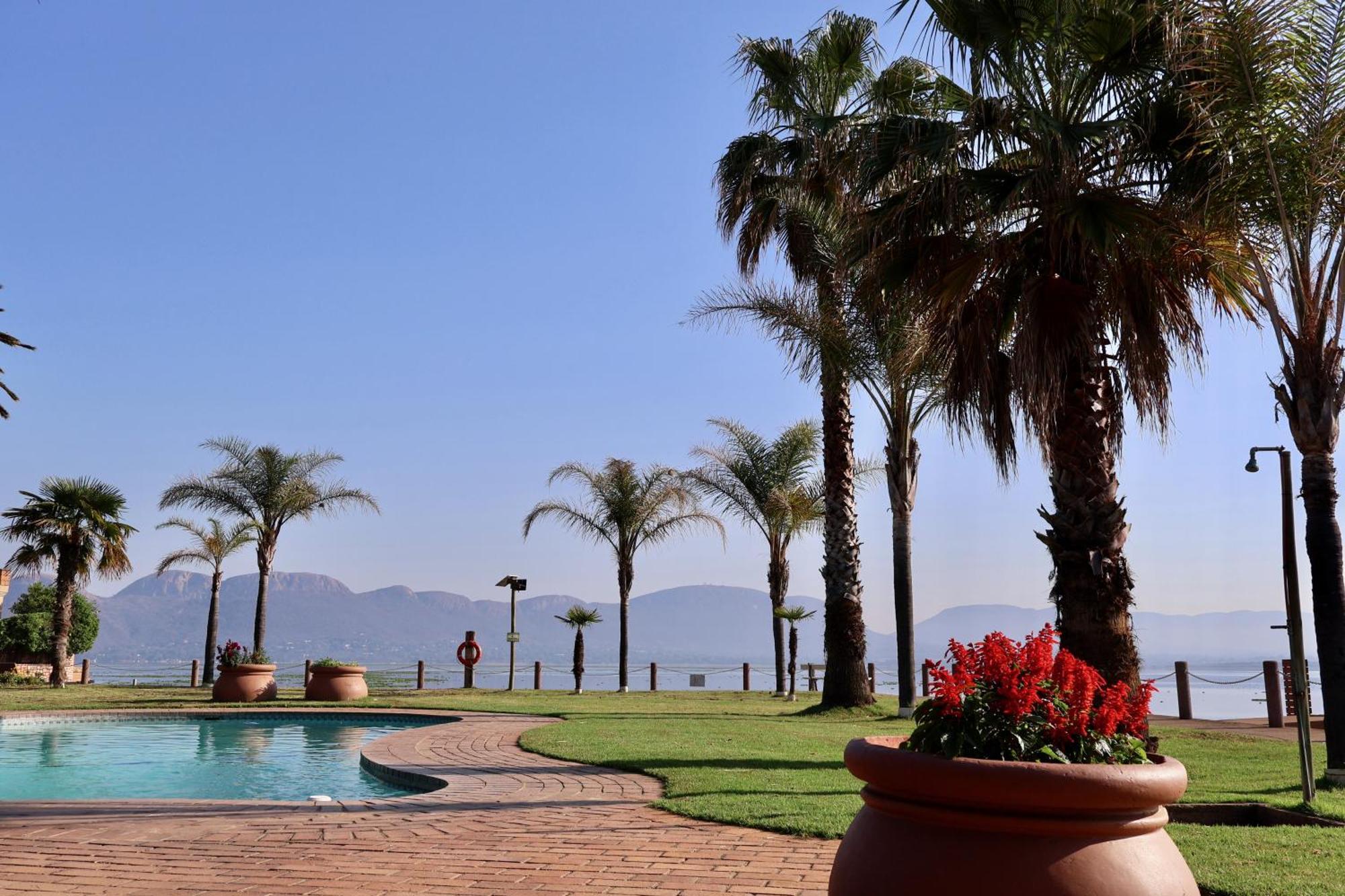 Hotel 37 On Eagles Hartbeespoort Exterior foto